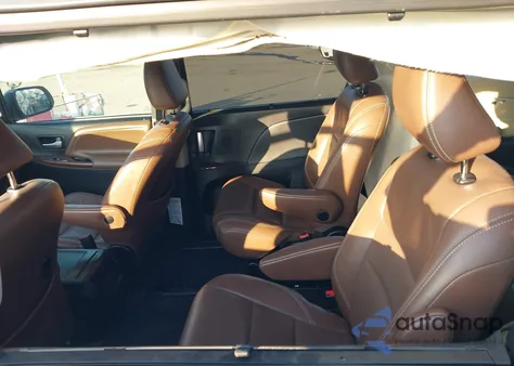 2017 Toyota Sienna Limited 7 Passenger z USA, uszkodzony, nr VIN 5TDDZ3DC8HS159144